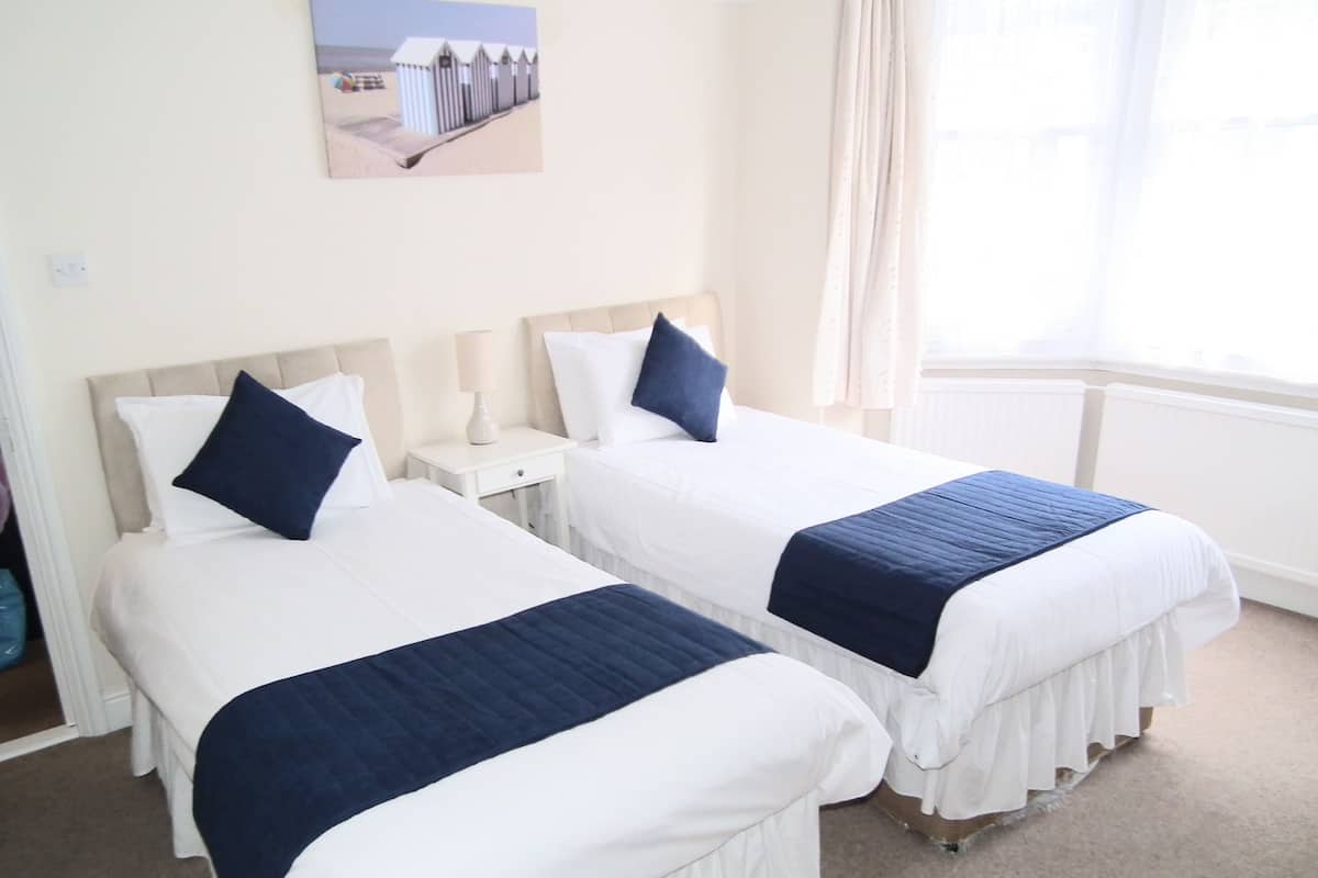 Family Room | Desk, iron/ironing board (on request), WiFi, bed sheets