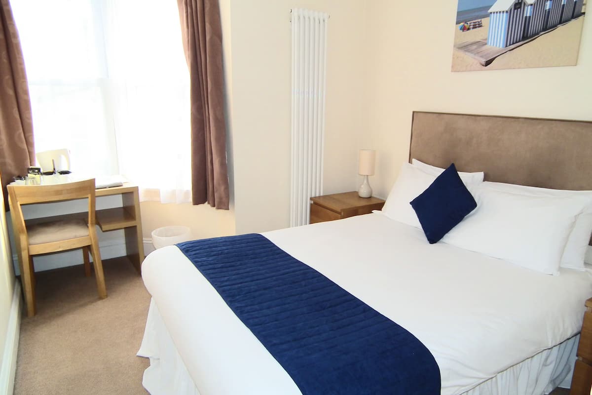 Superior Double Room | Desk, iron/ironing board (on request), WiFi, bed sheets