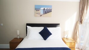 Desk, iron/ironing board, WiFi, bed sheets