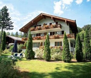 Front of property - Hotel Quellenhof (Bad Wiessee)