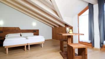 Comfort Triple Room, Non Smoking, Mountain View | Down comforters, in-room safe, desk, blackout drapes