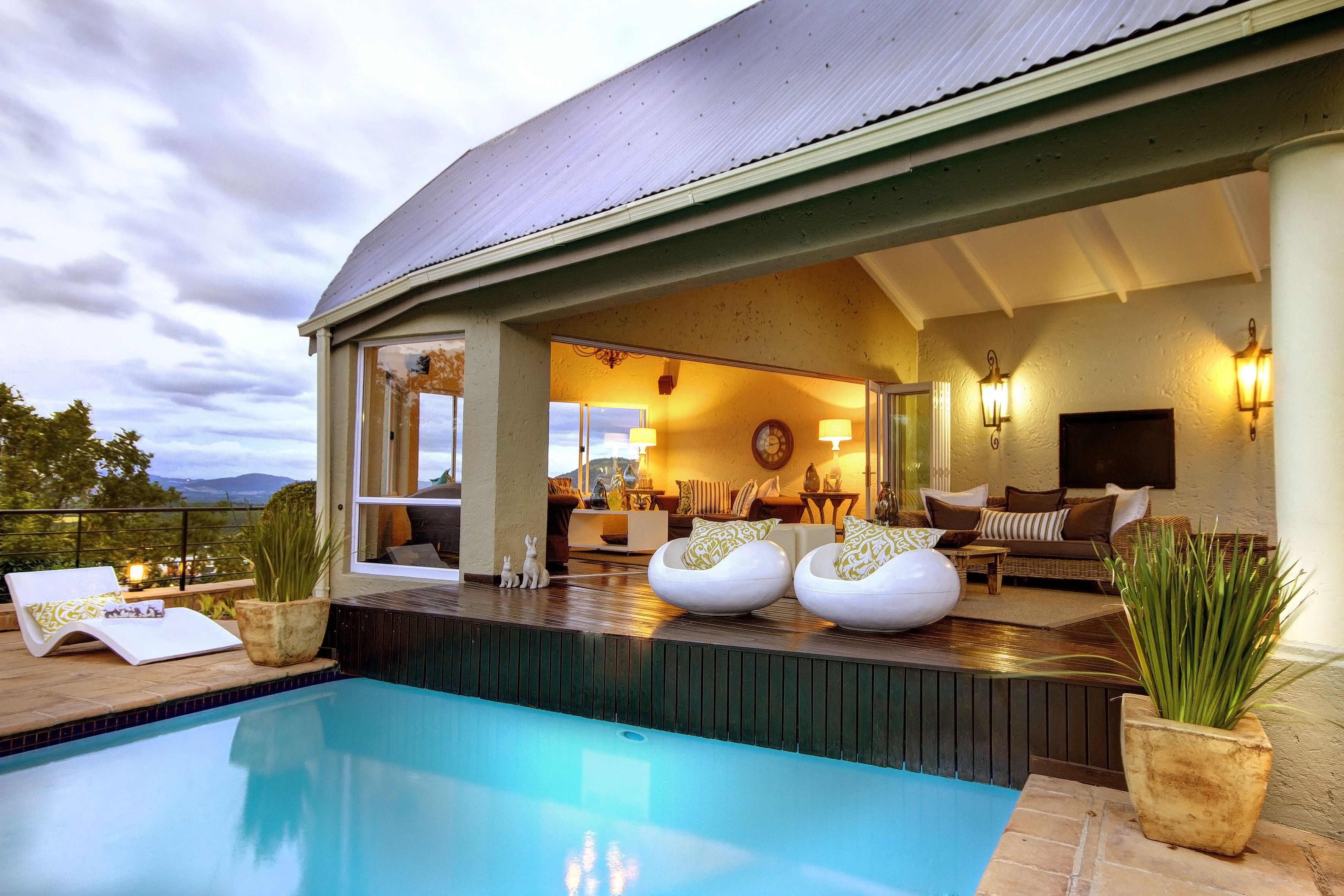 Couples treatment room(s), body treatments, aromatherapy