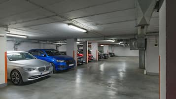 Valet parking (BGN 38 por día)