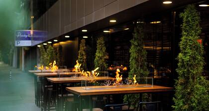 Rosslyn Thracia Hotel