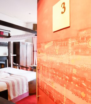 Chambre Double Deluxe, salle de bains attenante (4 poster)