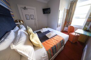 Standard-Doppelzimmer, mit Bad | Hochwertige Bettwaren, Zimmersafe, individuell dekoriert