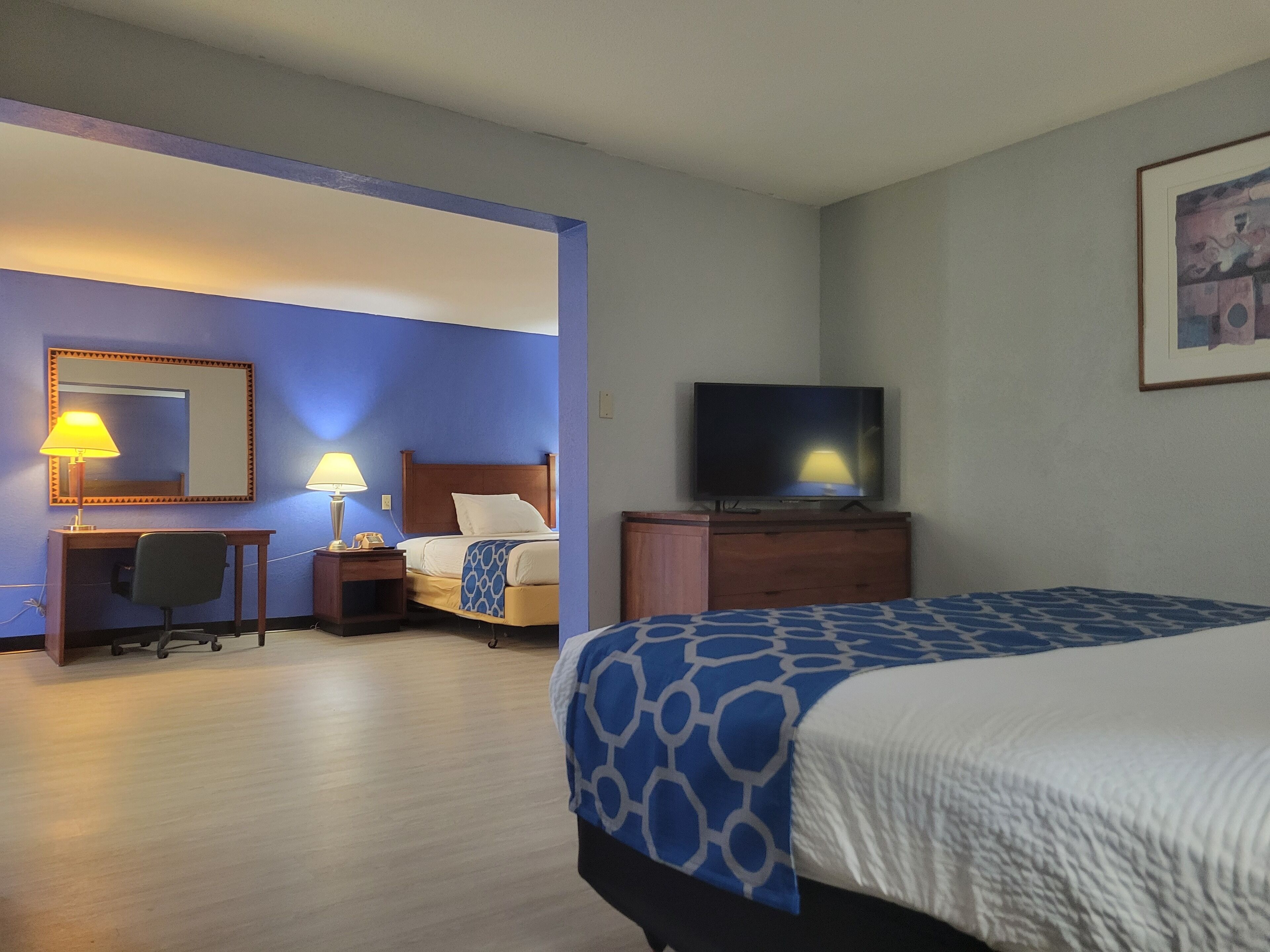 Suite estudio Deluxe, varias camas, no fumadores | Escritorio y espacio para trabajar con un portátil