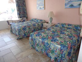 1 dormitorio, mobiliario individual, wifi gratis y ropa de cama