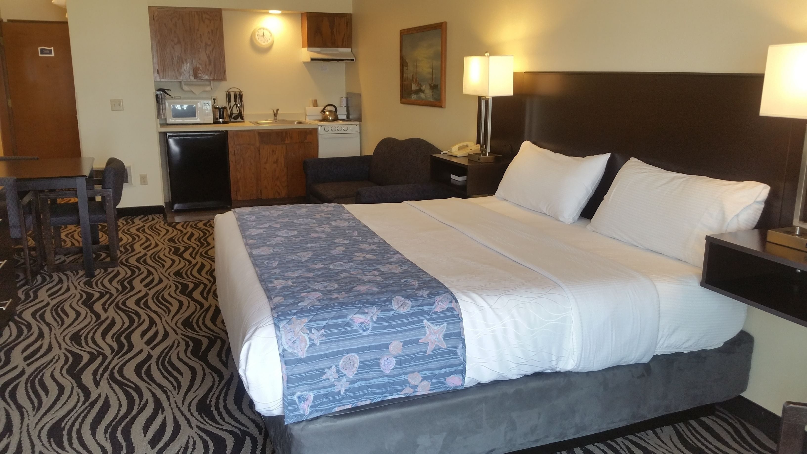 Standard Studio, Ocean View, Oceanfront (Not Pet Friendly) | Private kitchenette | Fridge, microwave, coffee/tea maker