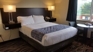 Standard-huone, 1 keskisuuri parisänky (Not Pet Friendly, No View, No Smoking) | Pimennysverhot, äänieristys, silitysrauta/-lauta, ilmainen Wi-Fi