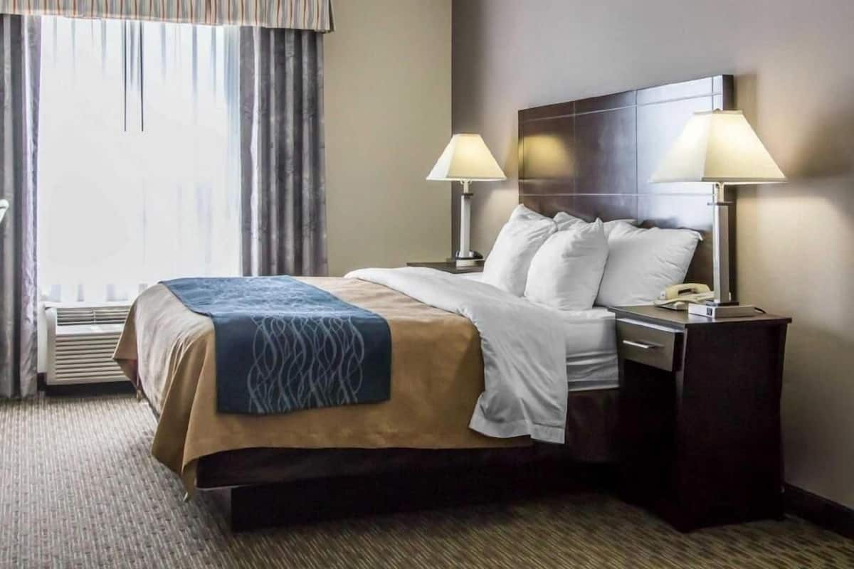 Premium bedding, individually decorated, individually furnished, desk