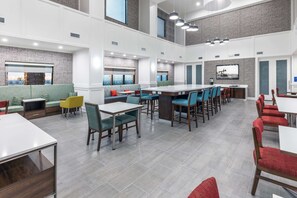 Restaurant - Hampton Inn & Suites Dallas I-30 Cockrell Hill (Dallas)