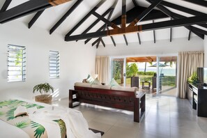 Bungalow, Beachfront