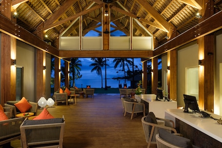 Recepção. Lomani Island Resort & Spa