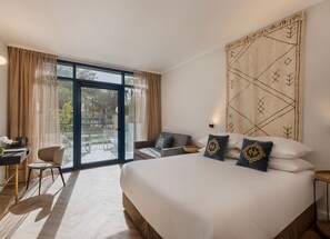 Garden Balcony | Safe på rommet, blendingsgardiner, wi-fi (inkludert) og sengetøy