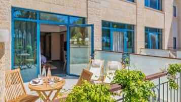Kamer, terras | Terras