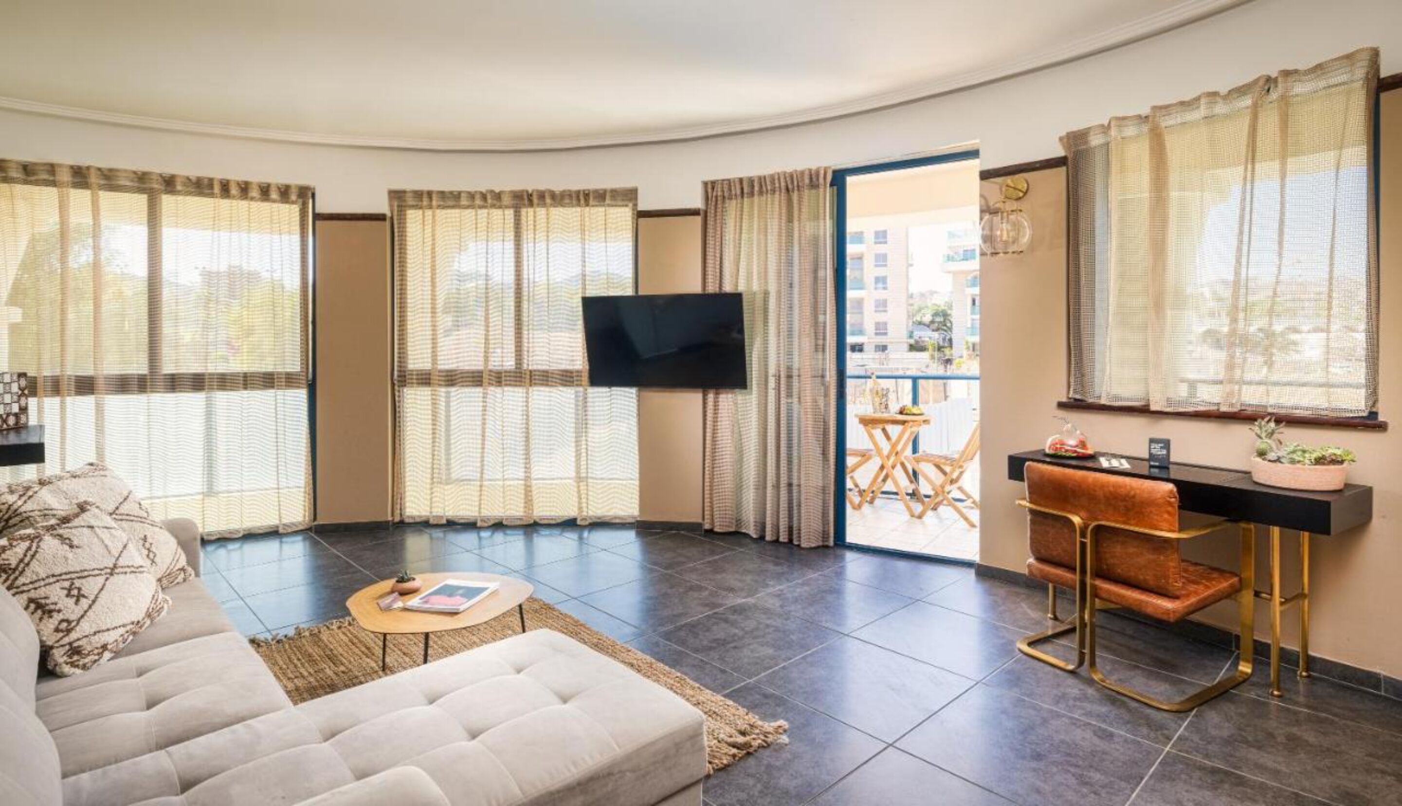 Suite, Balkon | Zimmersafe, Verdunkelungsvorhänge, kostenloses WLAN, Bettwäsche