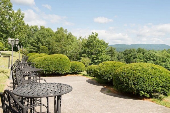 Property grounds - Lake George, Ny Travelodge (Lake George)