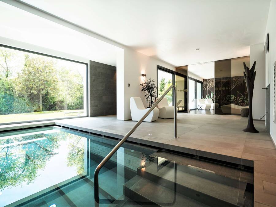 Salas para tratamentos a dois, sauna seca, banheira de hidromassagem