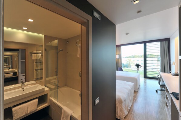 Habitación, 2 camas individuales | Ropa de cama de alta calidad y edredón 