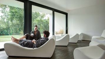 Couples treatment room(s), sauna, hot tub, steam room, body treatments
