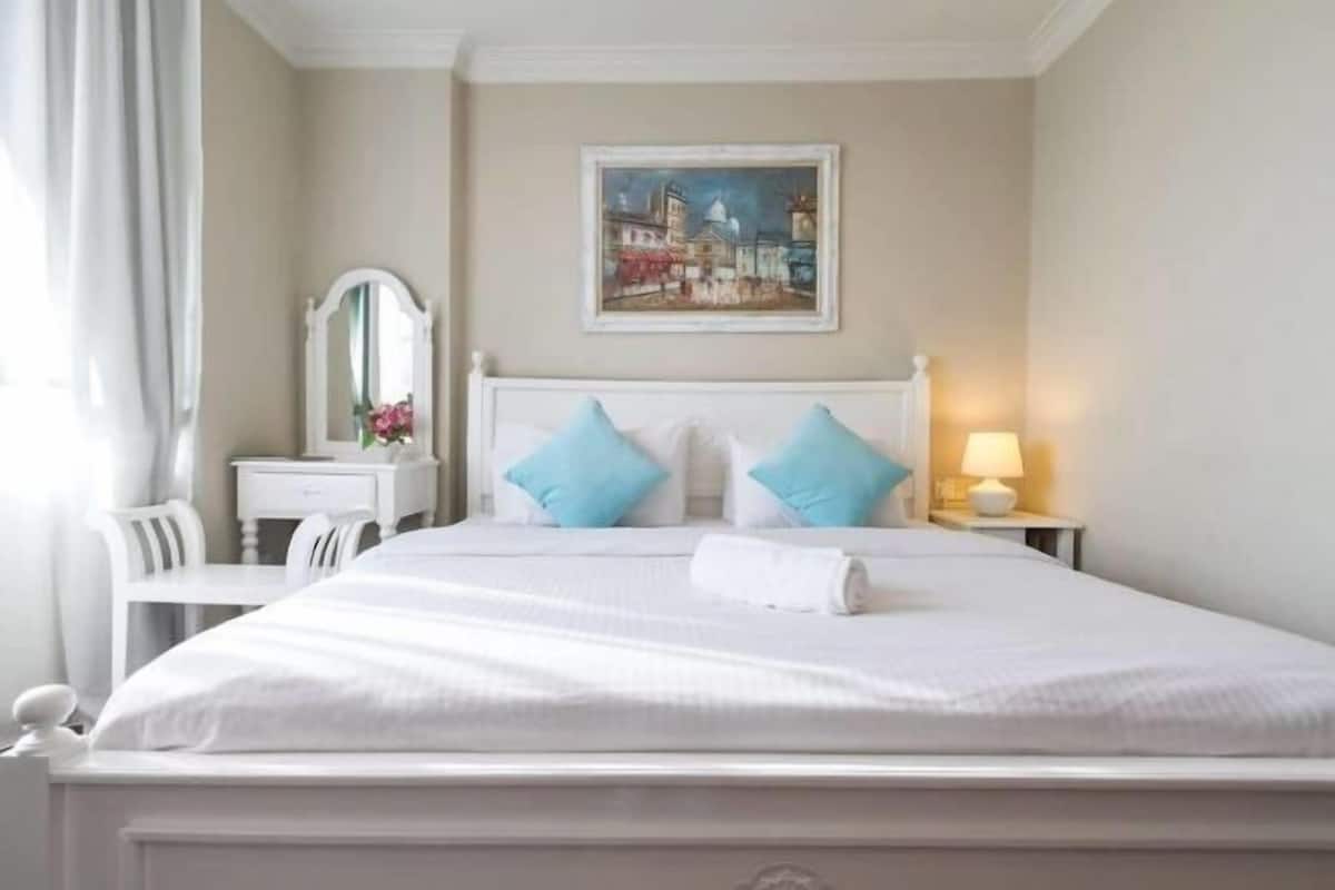 3 bedrooms, minibar, in-room safe, individually furnished