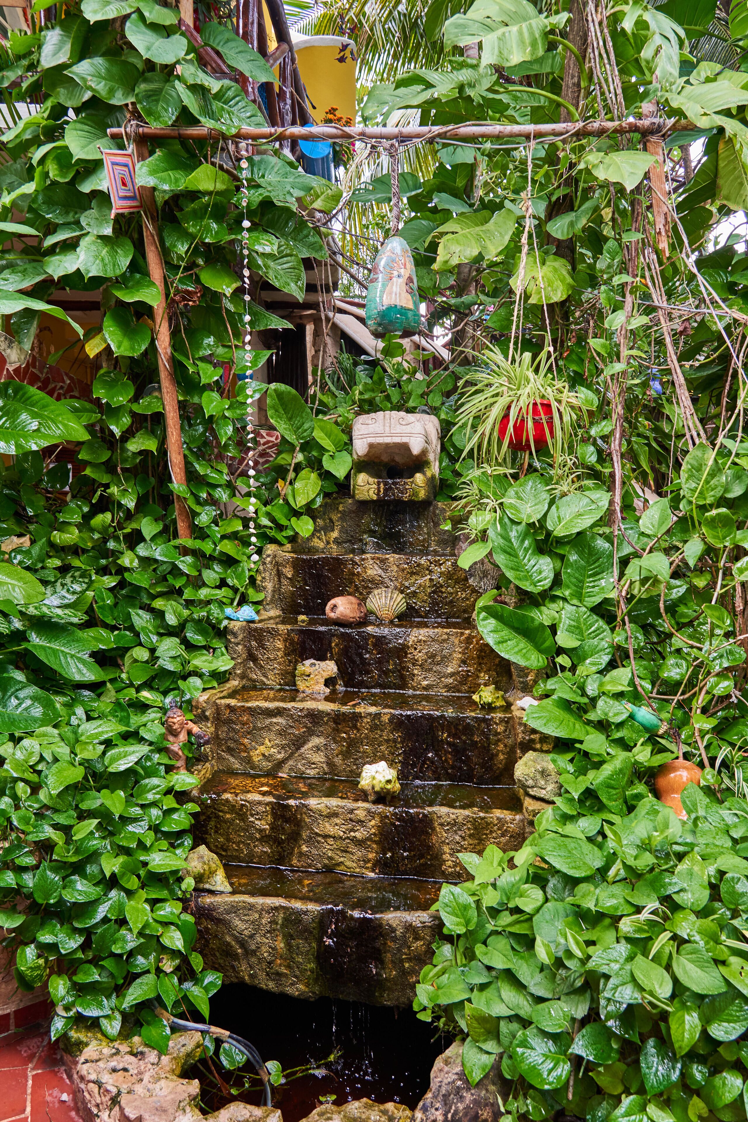 En 32-tommers TV med kabel-kanaler