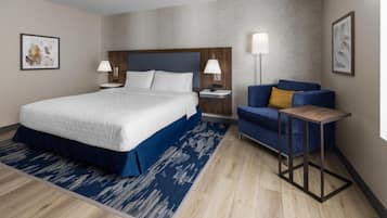 Classic Room, 1 King Bed, Accessible, Bathtub (Mobility Accessible) | Desk, laptop workspace, blackout drapes, iron/ironing board