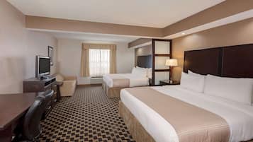 Kitchenette room, 2 king beds, non smoking | Ropa de cama de alta calidad, camas con pillow-top y minibar