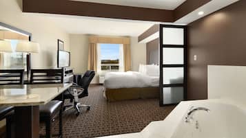 Efficiency, Suite, 1 Katil Raja (King), Non Smoking, Hot Tub | Peralatan tempat tidur premium, tilam berlapik, bar mini