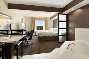 Efficiency, Suite, 1 King Bed, Non Smoking, Hot Tub | Premium bedding, pillowtop beds, minibar, individually furnished