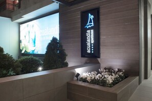 Front of property - Aparthotel Acualandia (Peniscola)