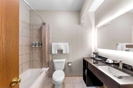 Combined shower/bathtub, eco-friendly toiletries, hair dryer, towels. Best Western Halito Inn