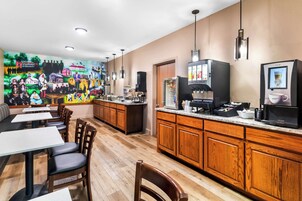 Desayuno de autoservicio incluido todos los días