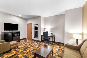 Suite, 1 King Bed, Non Smoking (with Sofabed) | Desk, laptop workspace, iron/ironing board, free WiFi - Best Western Halito Inn (Calera)