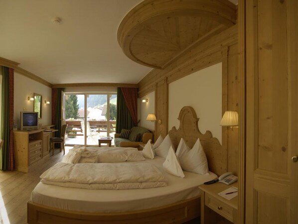 Ropa de cama hipoalergénica, cubrecamas y minibar 