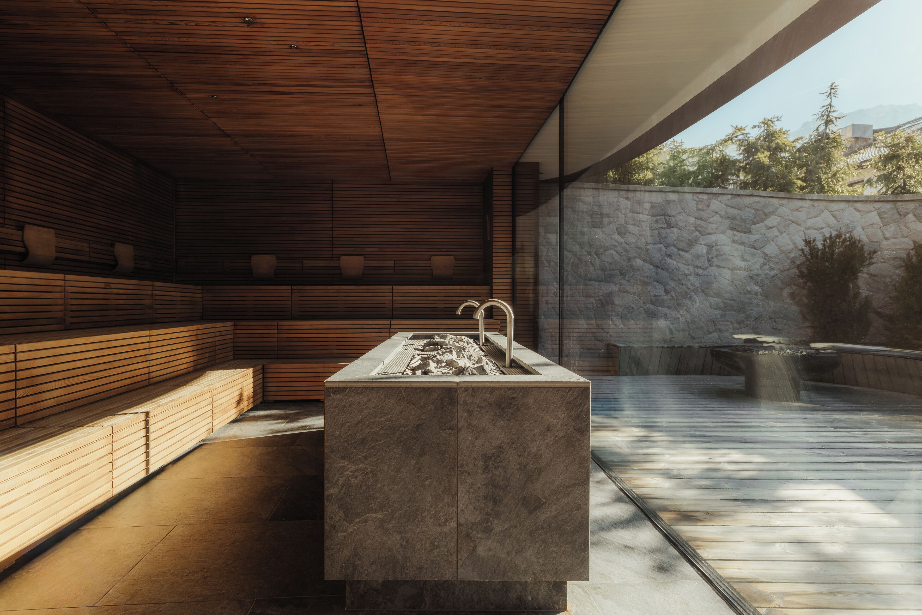 Couples treatment room(s), sauna, hot tub, steam room, body treatments