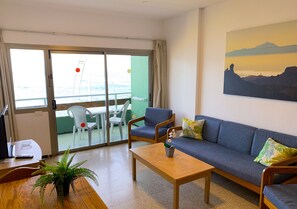 Panoramic Studio, Terrace, Sea View | Blackout drapes, iron/ironing board, free cribs/infant beds, free WiFi - Apartamentos Brisamar Canteras (Las Palmas de Gran Canaria)
