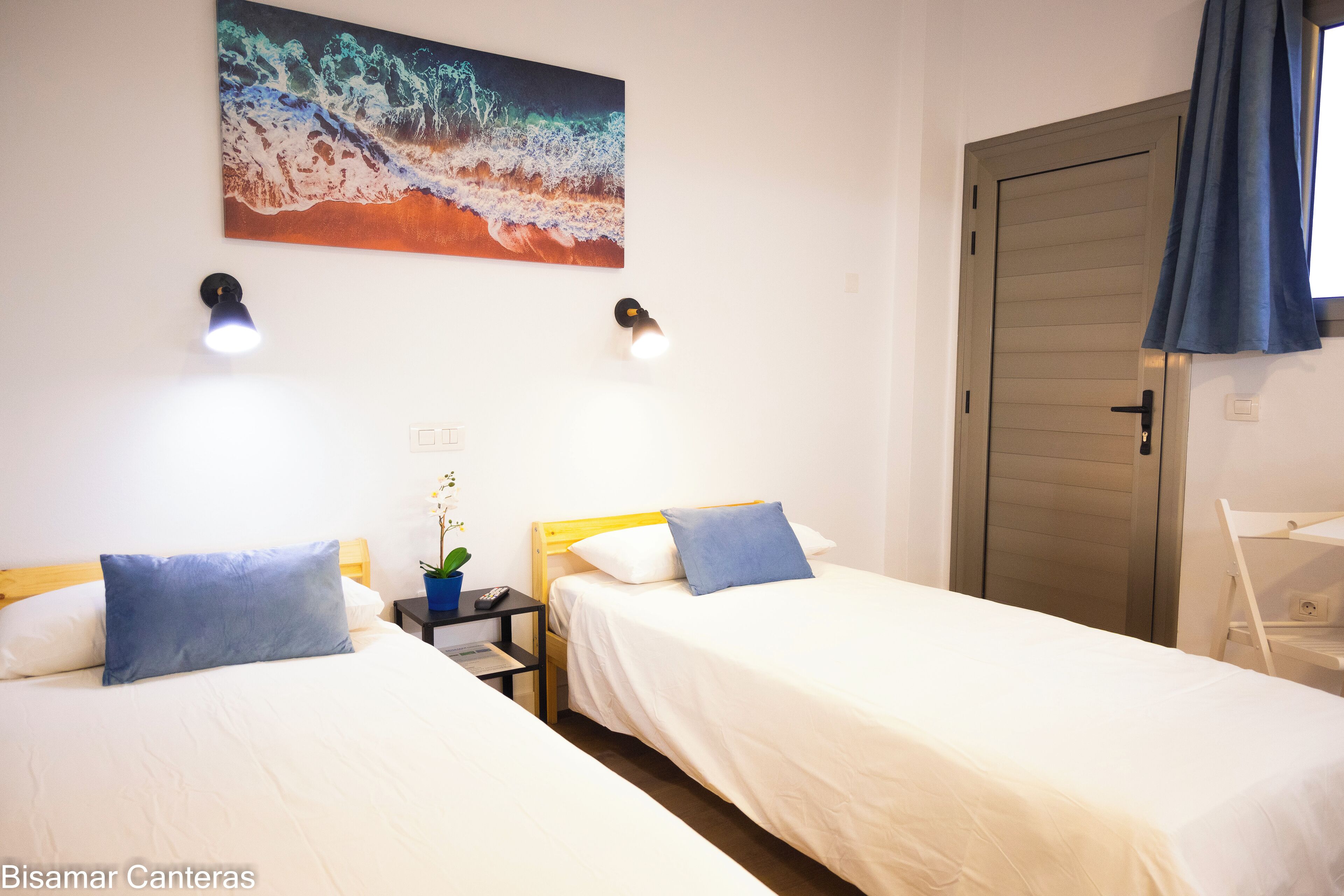 Cortinas blackout, tabla de planchar con plancha y cunas gratuitas 