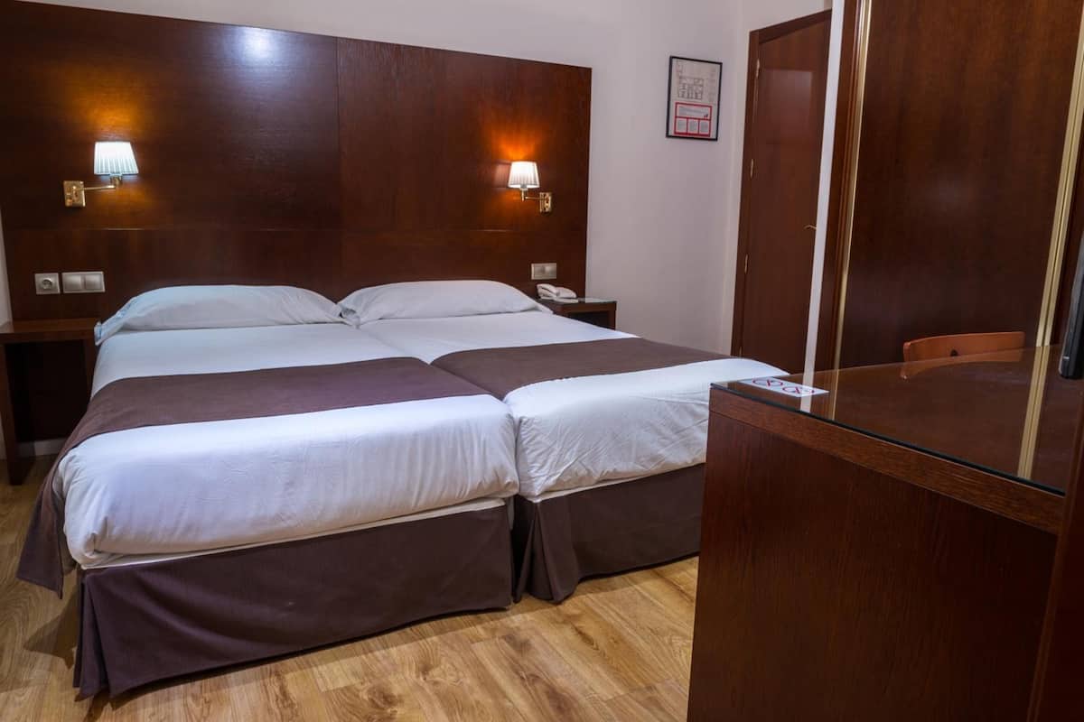 in-room safe, desk, free wifi, bed sheets