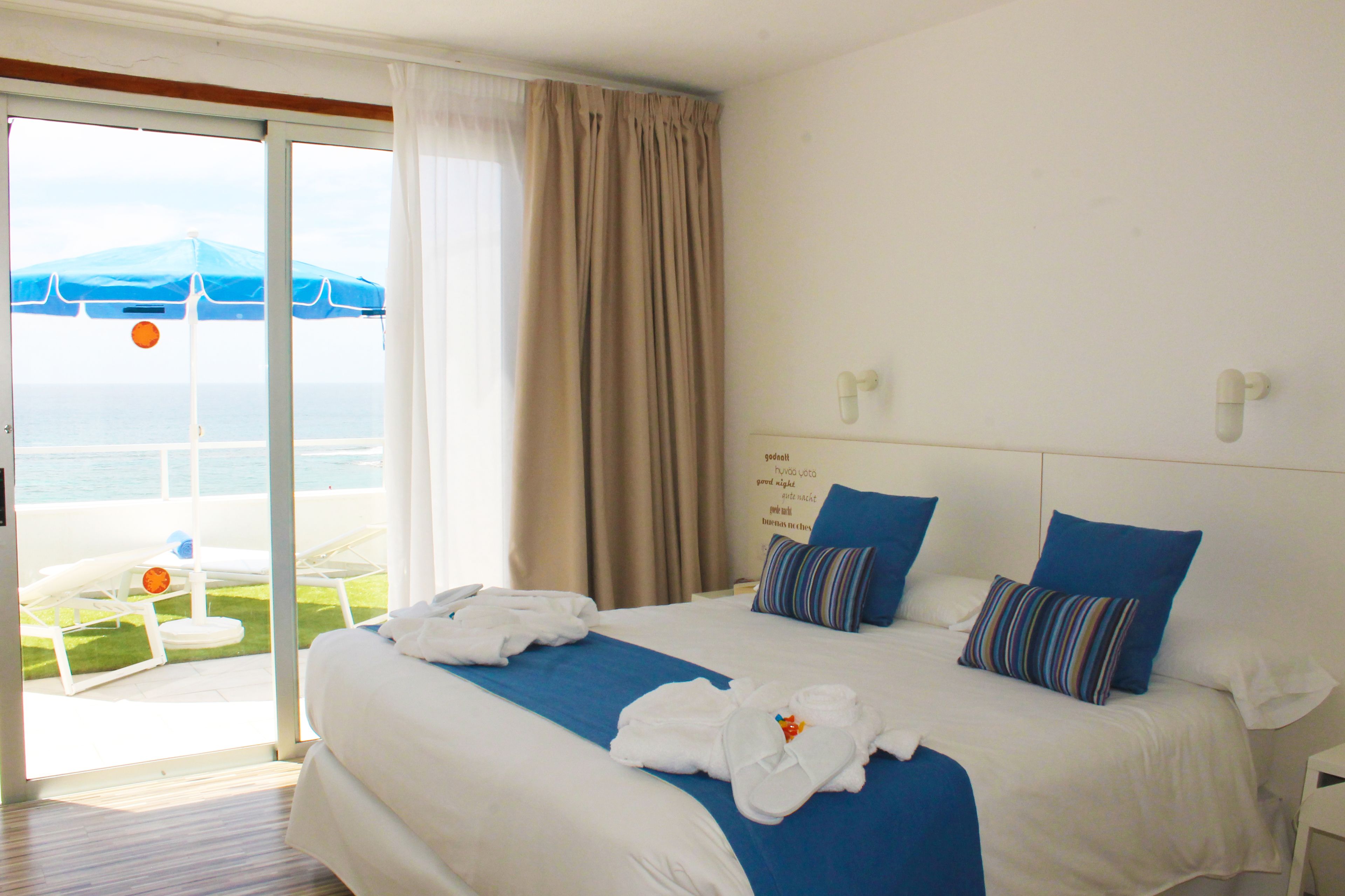 deluxe apartment (atico) | premium bedding, free cots/infant beds, free wifi, bed sheets