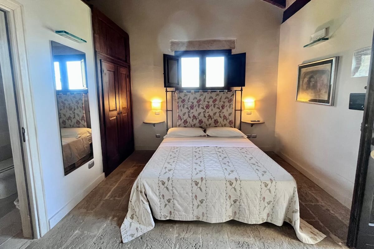 Classic Room, 1 Queen Bed, Non Smoking