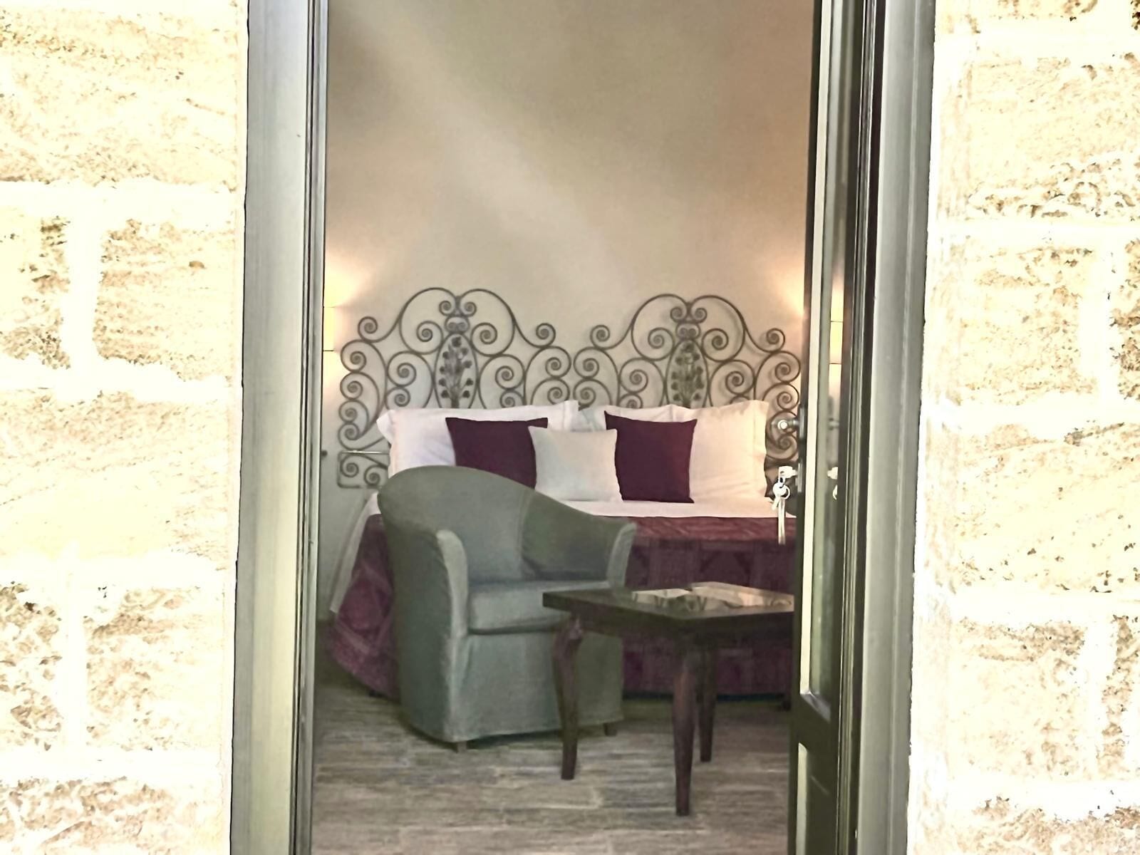 华丽客房, 1 张大床和 1 张沙发床, 无烟房 | 迷你吧、客房内保险箱、特色家居、床单