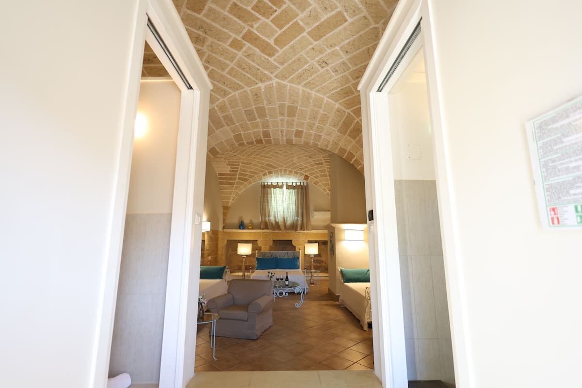 Junior Room | 1 bedroom, minibar, in-room safe, individually furnished