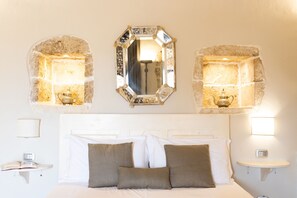 Minibar, in-room safe, individually furnished, bed sheets - Tenuta Monacelli Lecce (Lecce)