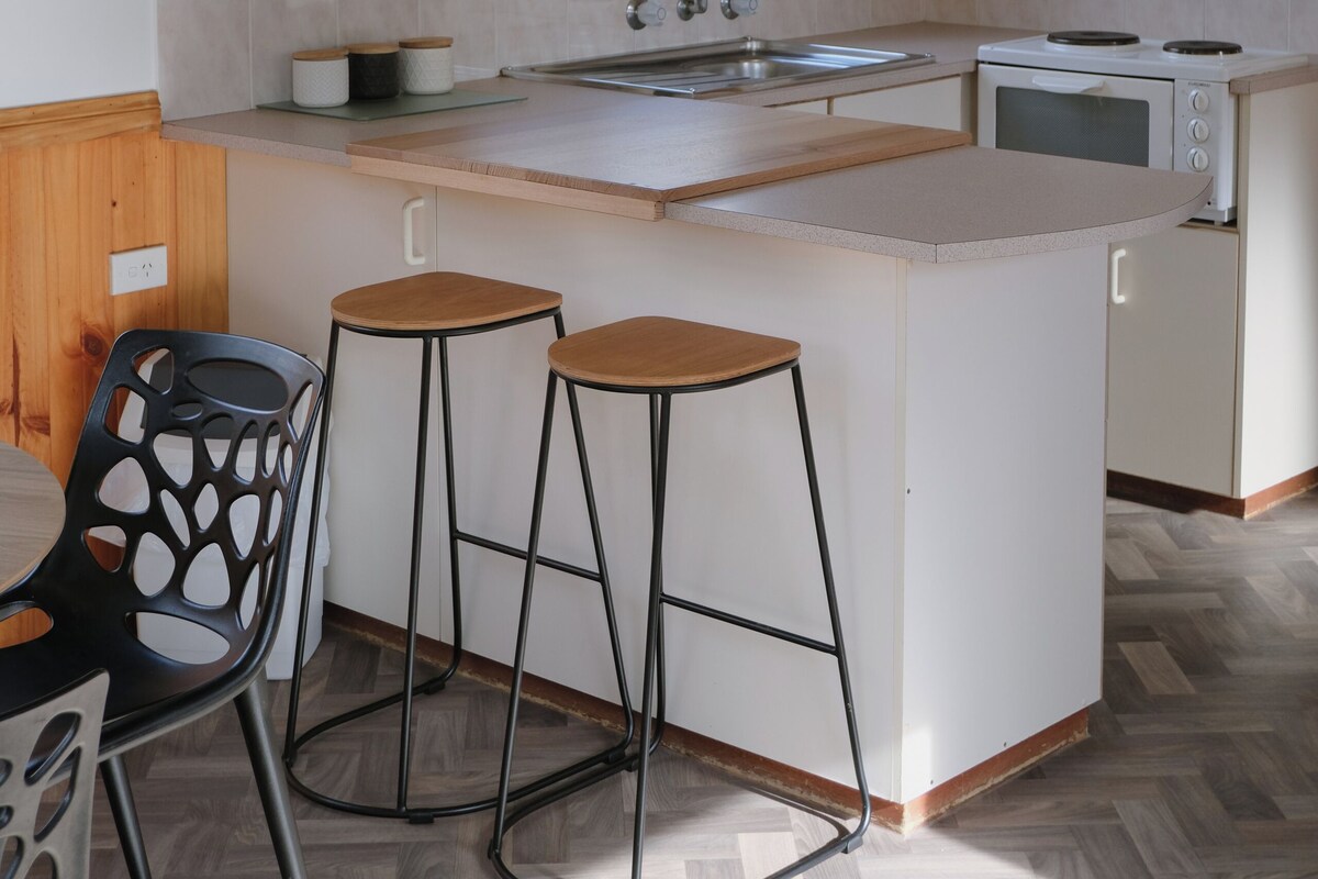 Two Bedroom Holiday Unit - Five Berth  | In-room safe, iron/ironing board, bed sheets