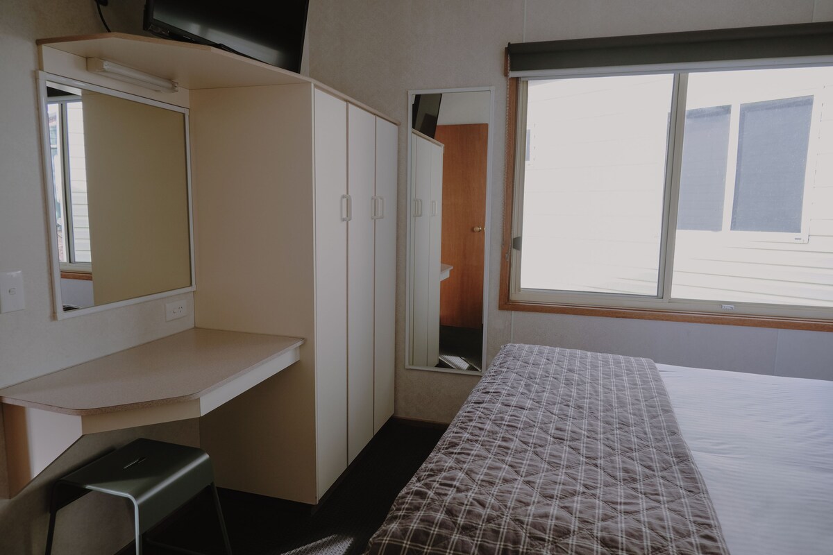 豪華平房, 1 間臥室 (2 Berth) | 客房內保險箱、熨斗/熨衣板、床單