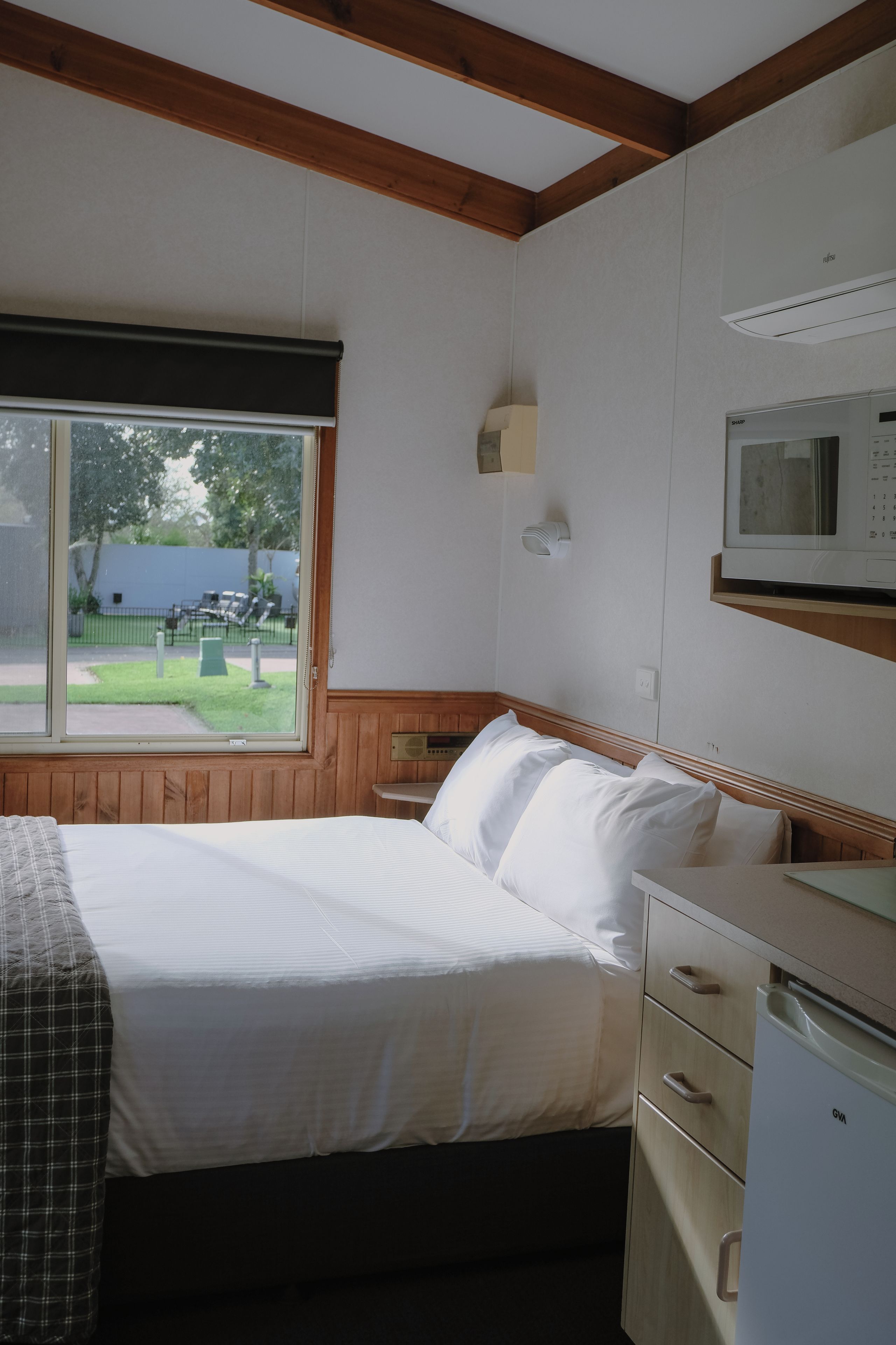 One Bedroom Cabin - Five Berth