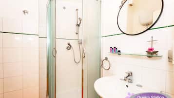 Doppia Economy, 1 letto matrimoniale | Bagno | Doccia, set di cortesia gratuito, asciugacapelli, asciugamani