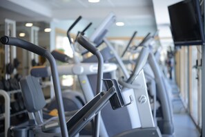 Fitness facility - Andromeda Hill apartments & Spa (Tel Aviv)